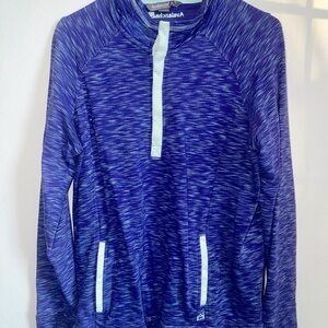 Avalanche Indigo with Light Blue Trim pull over sweater size xl